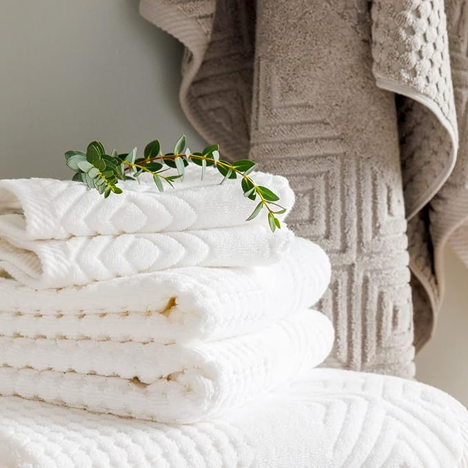 Texere 100% Organic Cotton Diamond Jacquard 700 GSM Luxury Bath Towel Sets - Ultra Soft and Absorbent Hotel and Spa Quality (Diamond, Charcoal, 4 Bath Towels)