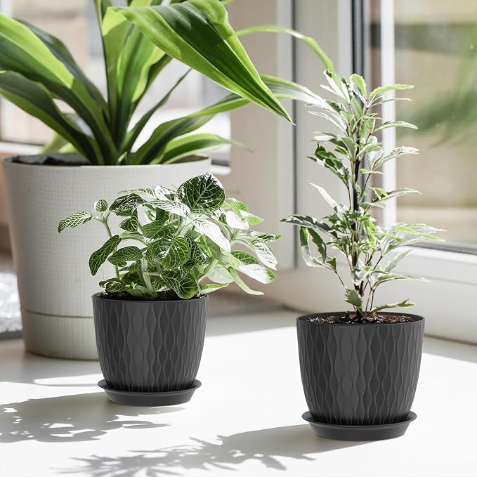 WSMKSZ 7 inch Plant Pots, 5 Pack Flower Pots with Drainage Holes and Saucers for Indoor Plants, Plastic Planters with Water Ripple for Small Garden House Plants, Nursery Pots for Succulent, Black