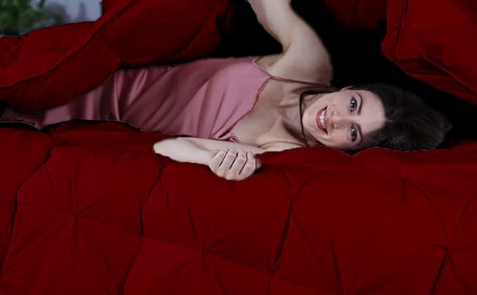 Hypoallergenic 1000-TC Pinch Pleated Down Alternative Comforter Oversized King Size 116 x 98 Inches 1pc Comforter & 2 pcs Pillow Covers, 700 GSM & All Side Corner Tabs 100% Egyptian Cotton