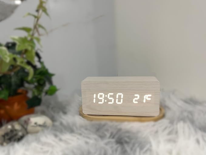 A Wooden Desk Alarm Clock (White, Without Engraving)