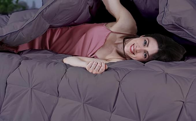 Hypoallergenic 1000-TC Pinch Pleated Down Alternative Comforter King Size 102 x 90 Inches 1pc Comforter & 2 pcs Pillow Covers, 700 GSM & All Side Corner Tabs 100% Egyptian Cotton