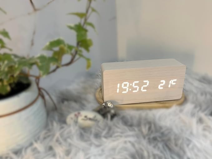 A Wooden Desk Alarm Clock (White, Without Engraving)