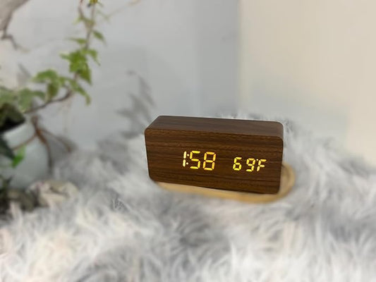 A Wooden Desk Alarm Clock (Brown, Without Engraving)
