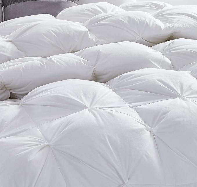 Luxurious Full/Queen Goose Down Comforter, Unique White Pinch Pleat, 600 Thread Count, 100% Egyptian Cotton Cover, 70 Oz Fill Weight, 750 Fill Power