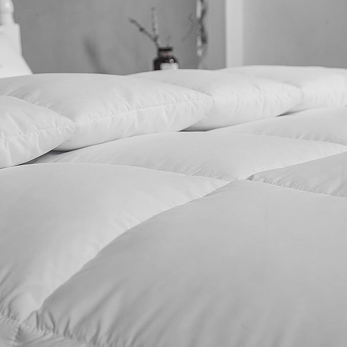 ACCURATEX Duvet Insert King Comforter - 400GSM Fluffy Down Alternative Fill Hotel Collection Heavyweight Comforter,Soft Warm Thick Duvet for Winter, 8 Corner Tabs - Machine Washable,White,104x90