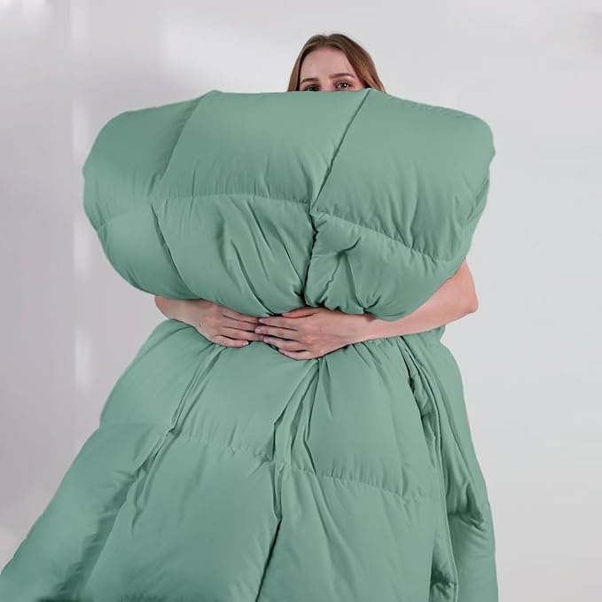DOWNCOOL Comforters Oversize King Size, Duvet Insert,Sage Green All Season Duvet, Lightweight Quilt, Down Alternative Hotel Comforter with Corner Tabs (Sage Green, Oversize King 116x98 Inches)