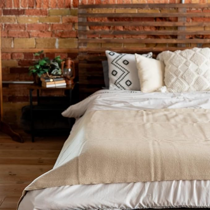Arcturus Bighorn 100% Virgin Wool Blanket | Heirloom-Quality Wool Bedding for Home & Cabin | Warm, Thick & Durable (Queen Size, Ivory)