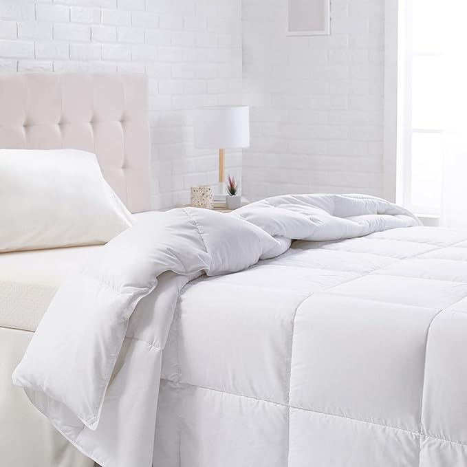 Amazon Basics White Down Alternative Comforter and Duvet Insert with Corner Tabs, Machine Washable, Full/Queen, All-Season