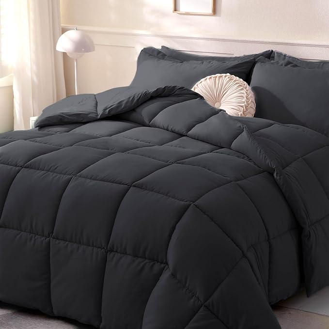 DOWNCOOL Comforters California King Size, Duvet Insert,Black All Season Duvet, Lightweight Quilt, Down Alternative Hotel Comforter with Corner Tabs (Black, California King 104x96 Inches)