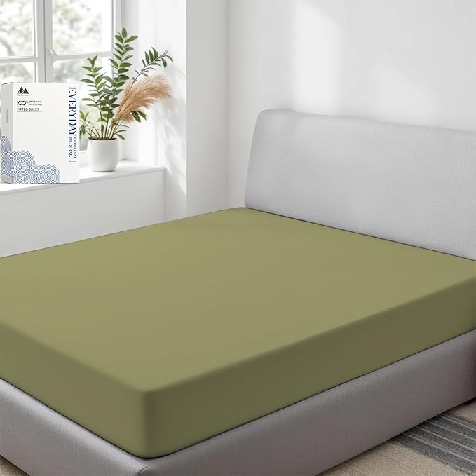 Mayfair Linen 100% Organic Cotton Percale Weave Fitted Sheet Full Size, Sage Green, 1 Deep Pocket Full Fitted Sheet, Fits Mattress Upto 16" Crisp and Cool Bed Linen, Luxury GOTS Certified Sheets