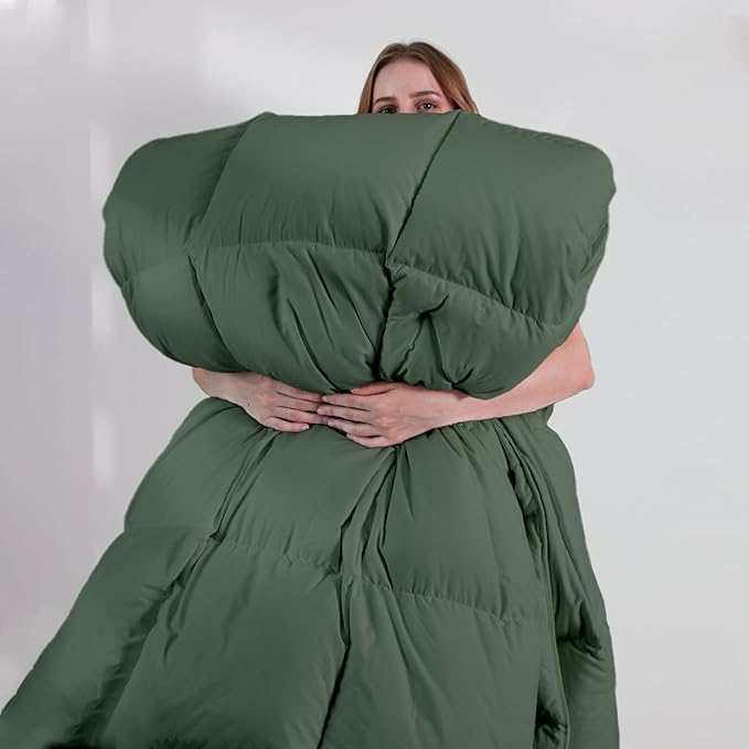 DOWNCOOL Comforters Queen Size, Duvet Insert,Green All Season Duvet, Lightweight Quilt, Down Alternative Hotel Comforter with Corner Tabs (Green, Queen 88x92 Inches)