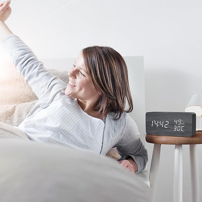 KeeKit Digital Wooden Alarm Clock, Electronic LED Desktop Clock with Temperature Humidity Time Display, 3 Alarm Settings, Voice Control, 3 Levels Adjustable Brightness for Home, Bedroom, Office