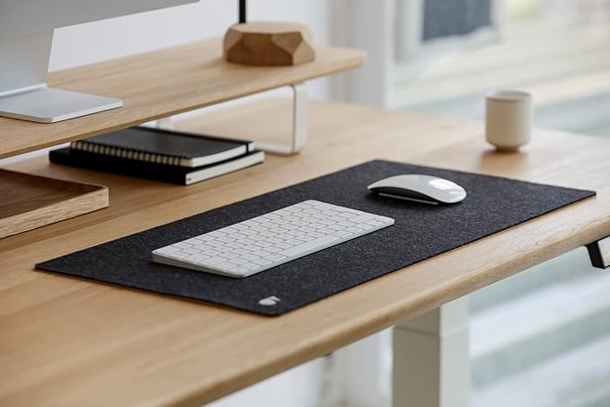 Oakywood Craft 100% Merino Wool Felt & Cork Desk mat – Sustainable, Handmade Wool Felt Desk pad with Cork Base for Comfort and Stability – 100% Merino Wool & Cork – Anthracite 62x30cm (24.41x11,8 in)