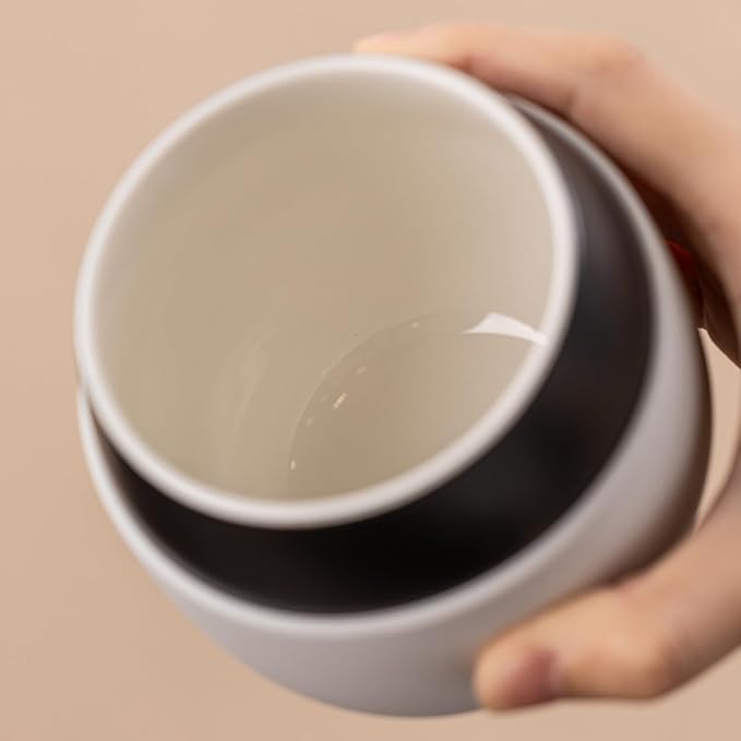 14.8oz Cute Panda Ceramic Mug with Lid & Heat-Resistant Silicone Sleeve – 1340℃ High-Fire Hand Warmer Coffee Cup, Lead-Free & Microwave Safe, Great Gift for Cold Days