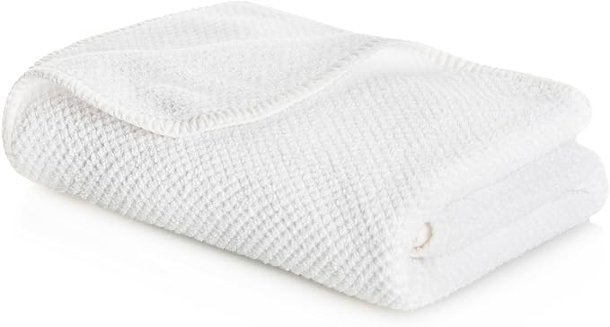 Graccioza Bee Waffle Wash Cloth 12" x 12" - 100% Egyptian Combed Cotton, 550 GSM - Elegant Waffle Pattern Bath Towels - Super Absorbent and Quick Dry Washcloth - Soft Body and Face Towel - White