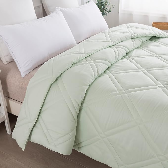 Feather and Loom Double Diamond Stitch Down Alternative All Seasons Comforter - Soft and Easy Care Microfiber Cover, Hypoallergenic High Loft Fiber Fill, Machine Washable Color: Green Size: Twin