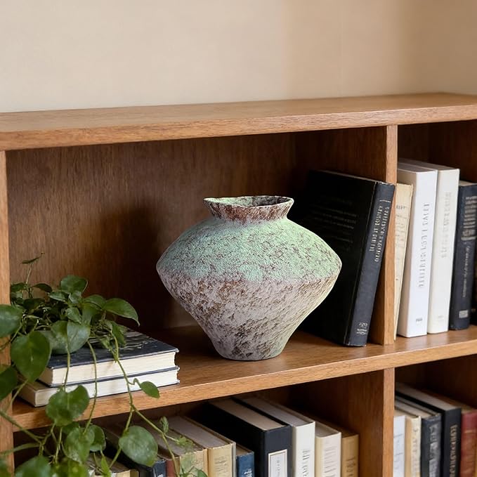 GeLive 6.3-Inch Textured Ceramic Vase, Rustic White Bulbous Pottery, Handmade Wabi Sabi Distressed Farmhouse Decor, Vintage Centerpiece for Dried & Fresh Flowers, Indoor Home Decoration