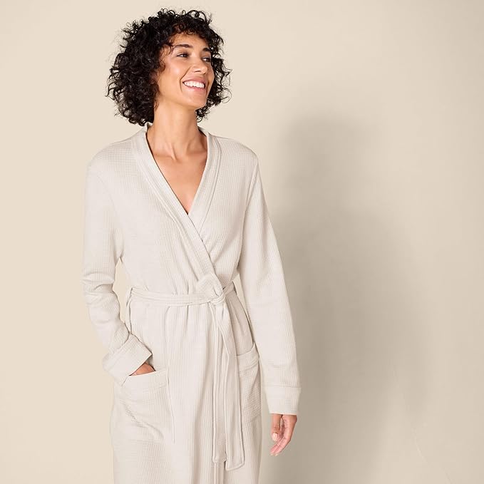 Amazon Essentials Women's Lightweight Waffle Full-Length Bath Robe with Pockets (Available in Plus Size)