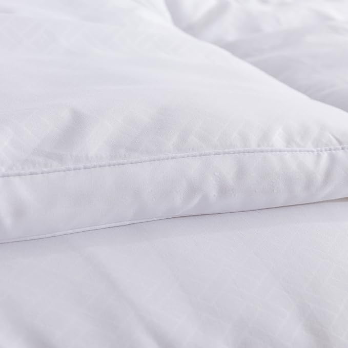 Feather and Loom European Gusset All Season Down Alternative Comforter - 1.5-inch Gusset for Extra Loft, Easy Care Microfiber Cover, Hypoallergenic Fiber Fill - Color: White | Size: Twin