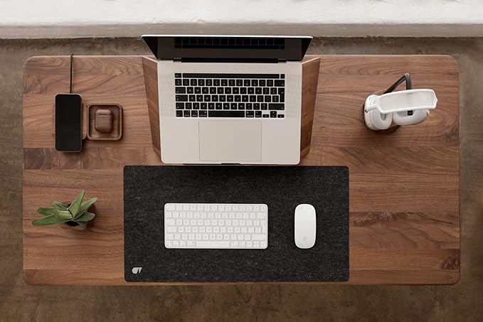 Oakywood Craft 100% Merino Wool Felt & Cork Desk mat – Sustainable, Handmade Wool Felt Desk pad with Cork Base for Comfort and Stability – 100% Merino Wool & Cork – Anthracite 62x30cm (24.41x11,8 in)