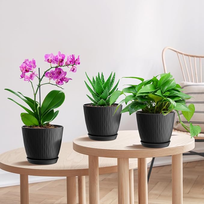 WSMKSZ 6 inch Plant Pots, 5 Pack Flower Pots with Drainage Holes and Saucers for Indoor Plants, Plastic Planters with Water Ripple for Small Garden House Plants, Nursery Pots for Succulent, Black