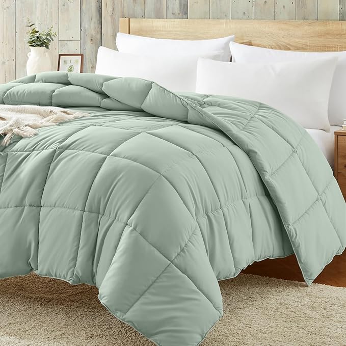 Homelike Moment Comforters Queen Size - Green Duvet Insert Down Alternative Bed Queen Comforter, Lightweight Bedding Comforter Full Size Quilted Soft All Season Solid Green