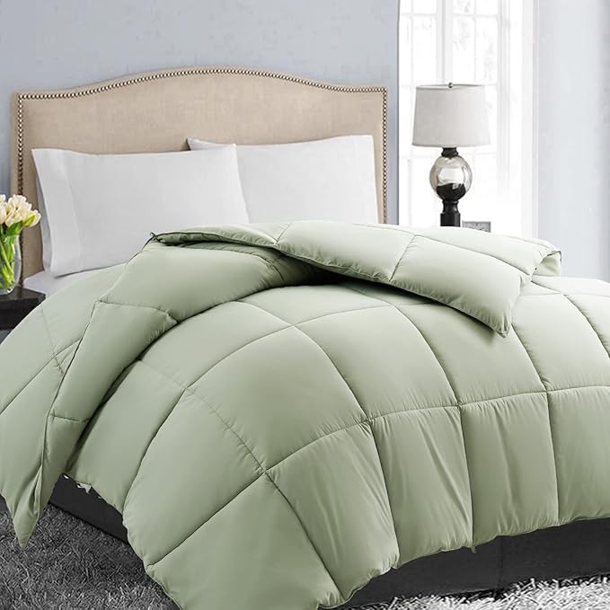 EASELAND Twin Size Down Alternative Comforter - Quilted Duvet Insert for All Seasons, Soft Lightweight with Corner Tabs, Summer Winter Warm Bedding, Sage Green 64×88 Inches
