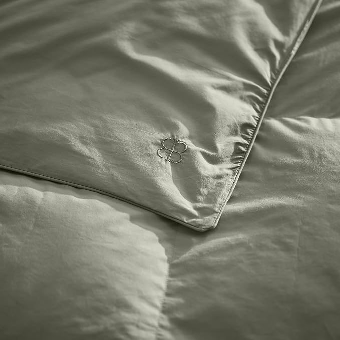 BOLL & BRANCH Percale Quilted Down Alternative Comforter - Full/Queen, Sageleaf - Duvet Insert and Cover in One Layer - All-Season, Luxury Organic Cotton, Hypoallergenic Primaloft - 1 Comforter