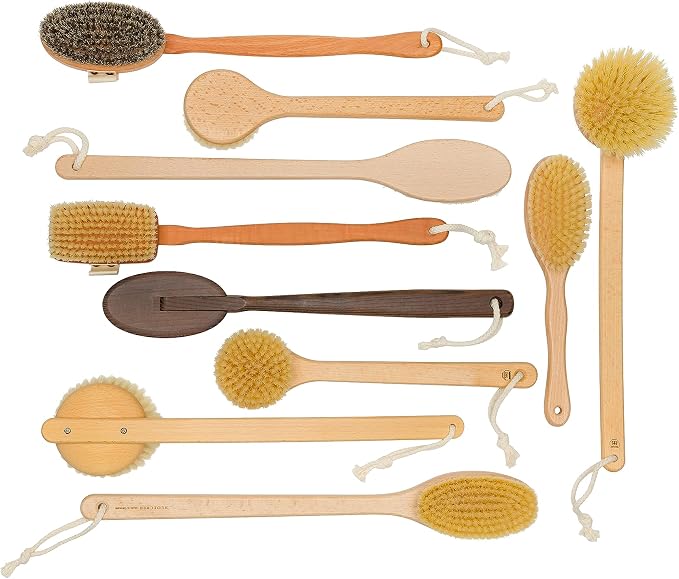REDECKER Natural Pig Bristle Bath Brush with Oiled Beechwood Handle, 18-1/2-Inches - Back Brush - Shower Back Brush with Long Handle - Natural Bristle Brush, Made in Germany