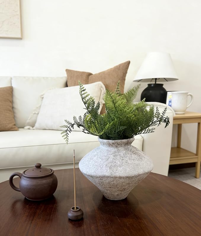 GeLive 6.3-Inch Textured Ceramic Vase, Rustic White Bulbous Pottery, Handmade Wabi Sabi Distressed Farmhouse Decor, Vintage Centerpiece for Dried & Fresh Flowers, Indoor Home Decoration