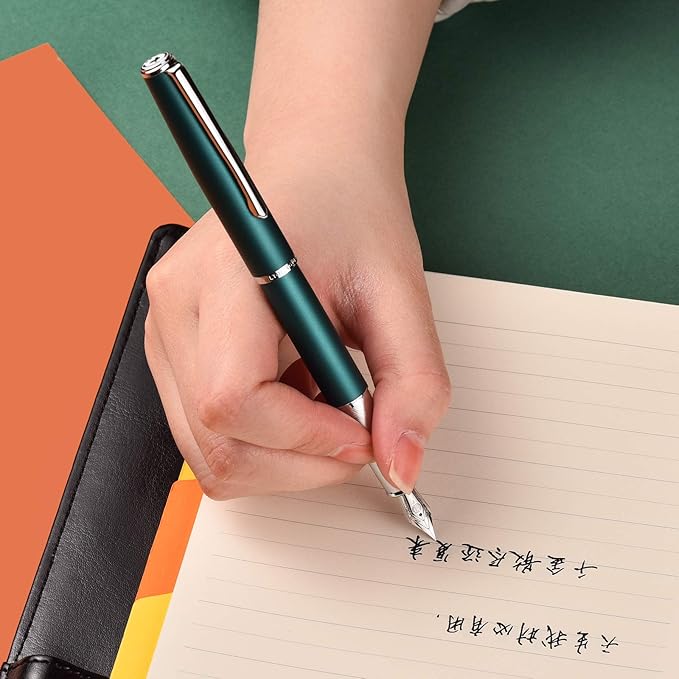 Hongdian 920 Green Metal Fountain Pen Medium Nib Classic Pen, Includes Refillable Converter and Pen Pouch