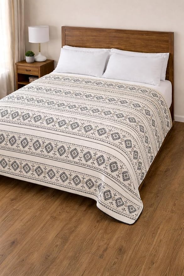 Alpaca Wool Blanket Queen 94x78 in | Ultra Soft, Non-Itchy & Breathable | Premium Alpaca Blanket | Warm, Hypoallergenic Natural Fiber | Handmade Luxury Throw for Bed or Sofa (Black)