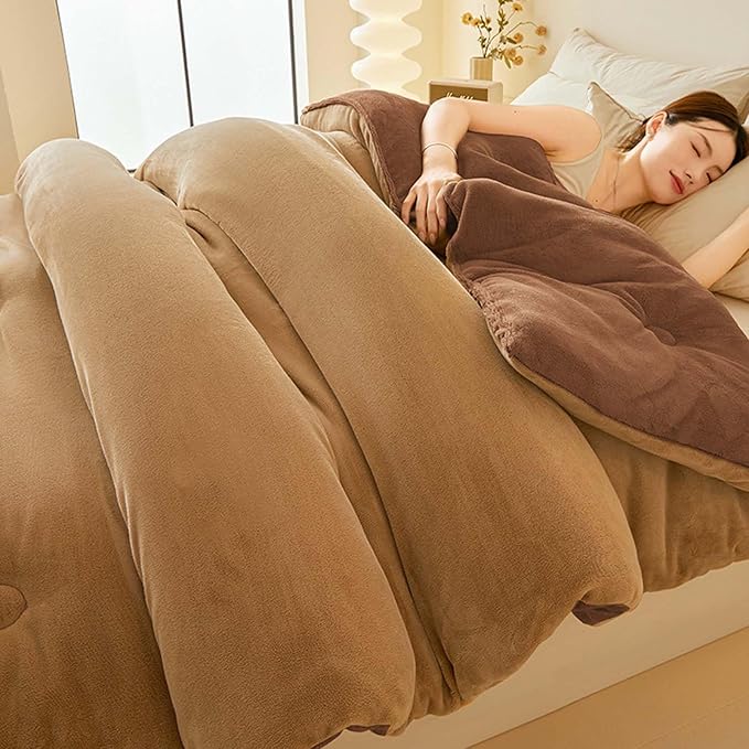 Luxury Down Alternative Comforter, Microfiber Duvet Insert, Quilted Blanket, All Season Soft Fluffy Lightweight Bedding, Hypoallergenic, Breathable, Machine Washable