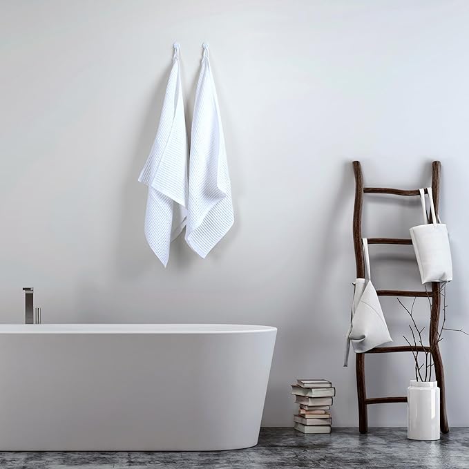 PÜSKÜL Pack of 2 Waffle Bath & Spa Towels - Premium 100% Turkish Organic Cotton - Quick Dry Thin Bath Towel for Bathroom - Made in Turkey (White, 32x63 inch)