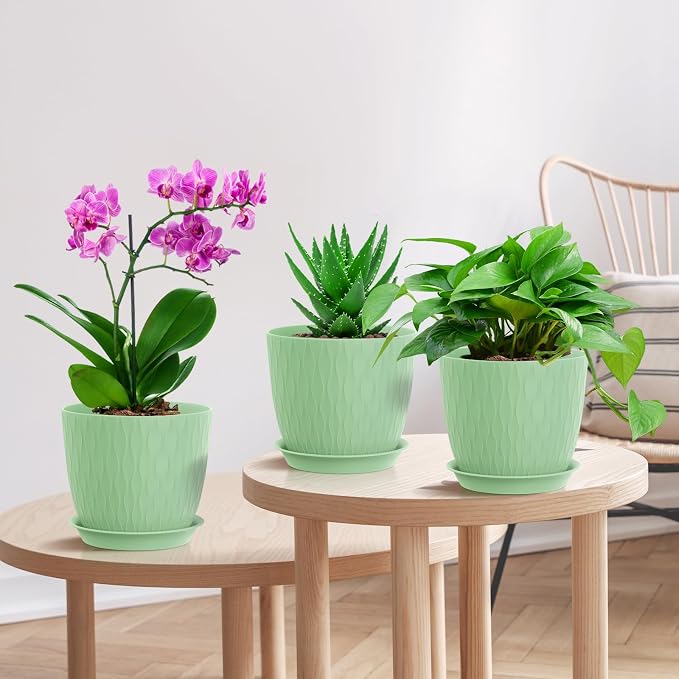 WSMKSZ 7 inch Flower Pots, 5 Pack Plant Pots with Drainage Holes and Saucers for Indoor Plants, Plastic Planters with Water Ripple for Small Garden House Plants, Nursery Pots for Succulent, Green