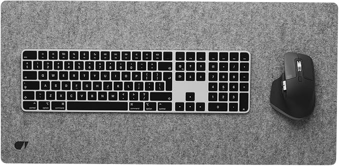 Oakywood Craft 100% Merino Wool Felt & Cork Desk mat – Sustainable, Handmade Wool Felt Desk pad with Cork Base for Comfort and Stability – 100% Merino Wool & Cork - Grey 62x30cm (24.41x11,8 in)