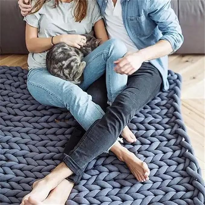 BBPM Chunky Knit Throw Blanket 100% Hand Made Large Merino Wool Loop Yarn Soft Fluffy Throws for Couch Sofa Bed Big Crochet Cozy Heavy Thick Cable Woven Blanket,Red,60x80cm/23x31in