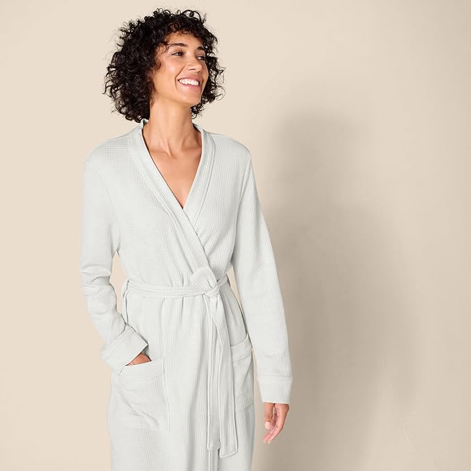 Amazon Essentials Women's Lightweight Waffle Full-Length Bath Robe with Pockets (Available in Plus Size)
