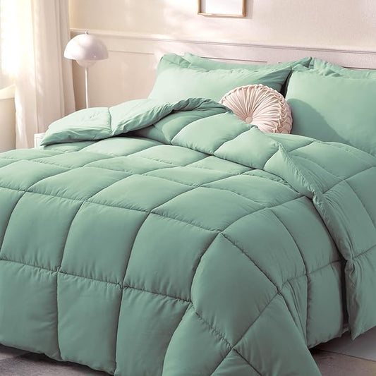 DOWNCOOL Comforters Twin Size, Duvet Insert,Sage Green All Season Duvet, Lightweight Quilt, Down Alternative Hotel Comforter with Corner Tabs (Sage Green, Twin 64x88 Inches)