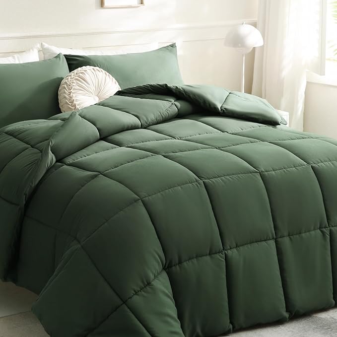 DOWNCOOL Comforters Twin Size, Duvet Insert,Green All Season Duvet, Lightweight Quilt, Down Alternative Hotel Comforter with Corner Tabs (Green, Twin 64x88 Inches)