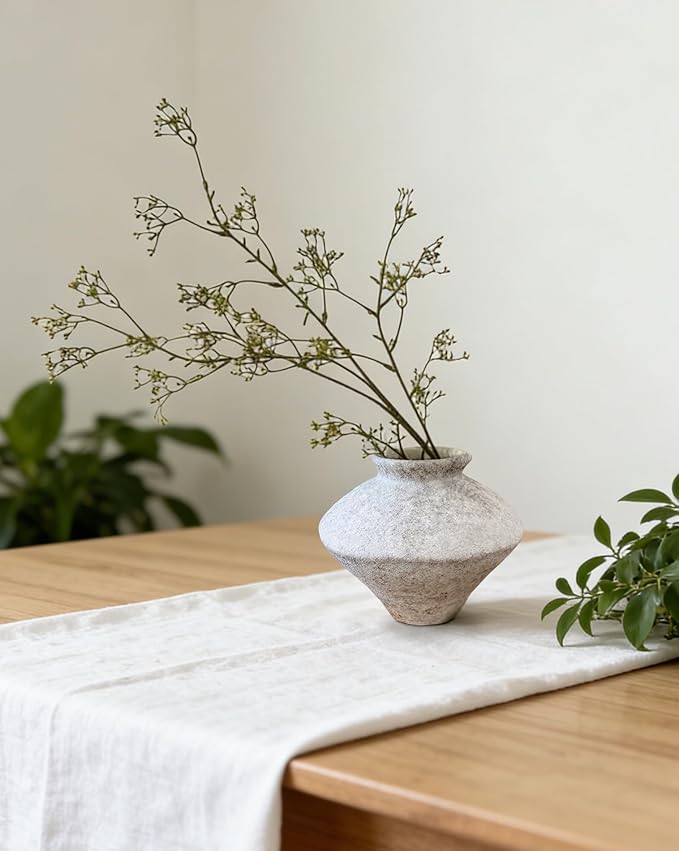GeLive 6.3-Inch Textured Ceramic Vase, Rustic White Bulbous Pottery, Handmade Wabi Sabi Distressed Farmhouse Decor, Vintage Centerpiece for Dried & Fresh Flowers, Indoor Home Decoration