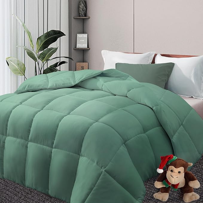 DOWNCOOL Comforters Queen Size, Duvet Insert,Sage Green All Season Duvet, Lightweight Quilt, Down Alternative Hotel Comforter with Corner Tabs (Sage Green, Queen 88x92 Inches)