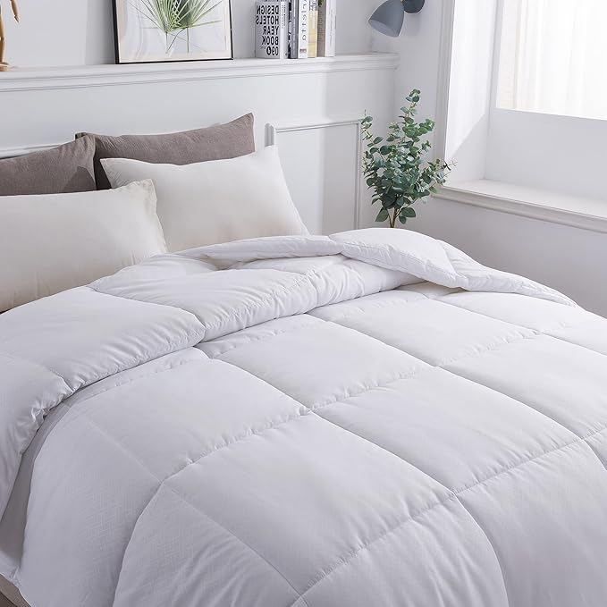 Feather and Loom European Gusset All Season Down Alternative Comforter - 1.5-inch Gusset for Extra Loft, Easy Care Microfiber Cover, Hypoallergenic Fiber Fill - Color: White | Size: Full/Queen