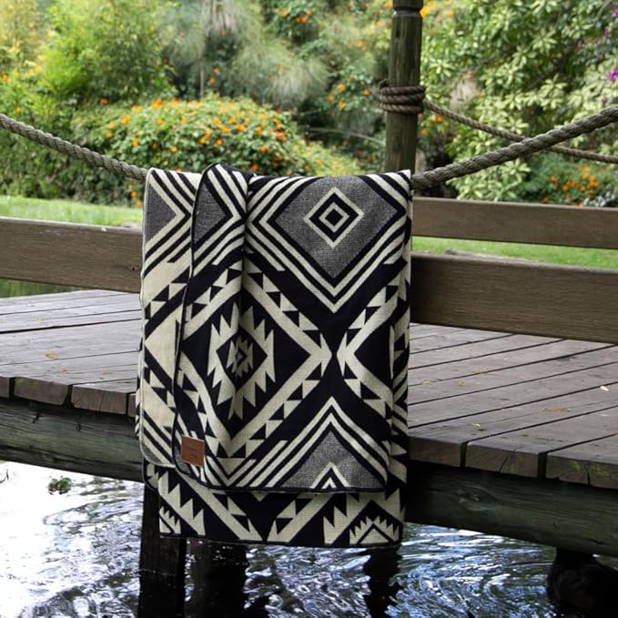 Tommy Lion - Cozy Alpaca & Merino Wool Blanket 80/20, 80x45 in, Soft, Warm, Lightweight, Hypoallergenic & Breathable.Real Alpaca,Ideal for Bed, Sofa, Camping, Travel & Car Survival Kit- Black&White