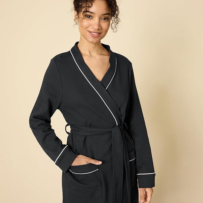 Amazon Essentials Women's Lightweight Waffle Full-Length Bath Robe with Pockets (Available in Plus Size)
