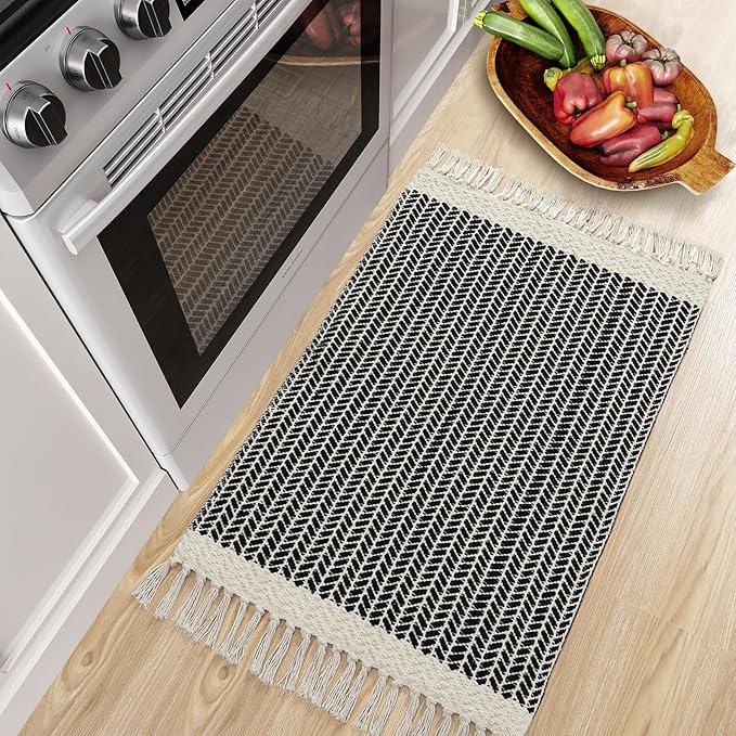 Lahome Belle Boho Bathroom Rugs, Small 2x3 Front Door Mat Lightweight Kitchen Rug Woven Cotton Area Rug with Tassels, Farmhouse Washable Black and White Throw Rug Low Pile Carpet for Entry Laundry