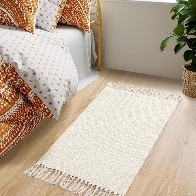 Lahome Belle Boho Bathroom Rugs, Small 2x3 Door Mat Indoor Lightweight Entryway Rug Washable Cotton Area Rug with Tassels, Farmhouse Non Shedding Beige Throw Rug Low Pile Carpet for Kitchen Laundry