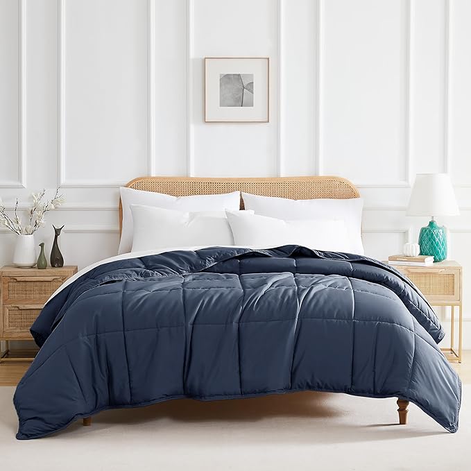 Southshore Fine Living, Inc. Blue Twin XL Comforter, Dorm Room Bedding Duvet Insert, Machine Washable Twin XL Bedding, Warm and Fluffy Down Alternative Comforter for Cool Weather, Dark Blue Comforters