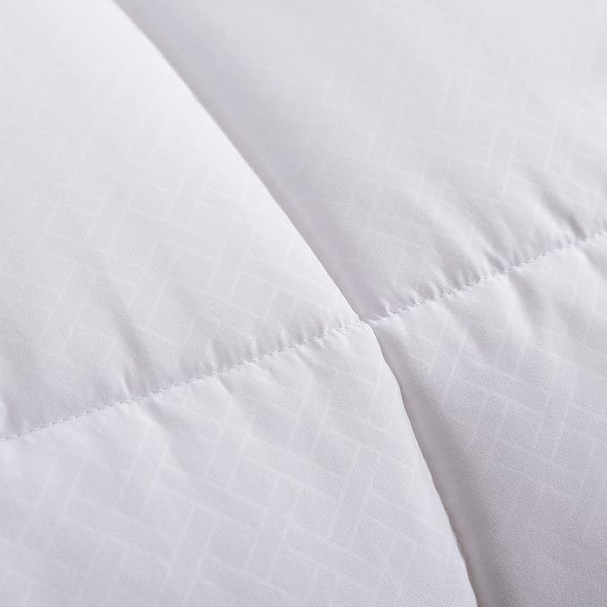 Feather and Loom European Gusset All Season Down Alternative Comforter - 1.5-inch Gusset for Extra Loft, Easy Care Microfiber Cover, Hypoallergenic Fiber Fill - Color: White | Size: Twin