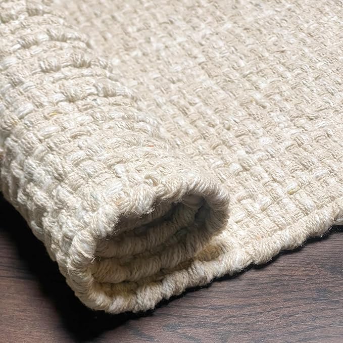Chardin home Sand & White Cotton Throw Rug, 21x34 Inches Area Rug for Bathroom Kitchen entryway, Reversible Handwoven Rug Machine Washable.